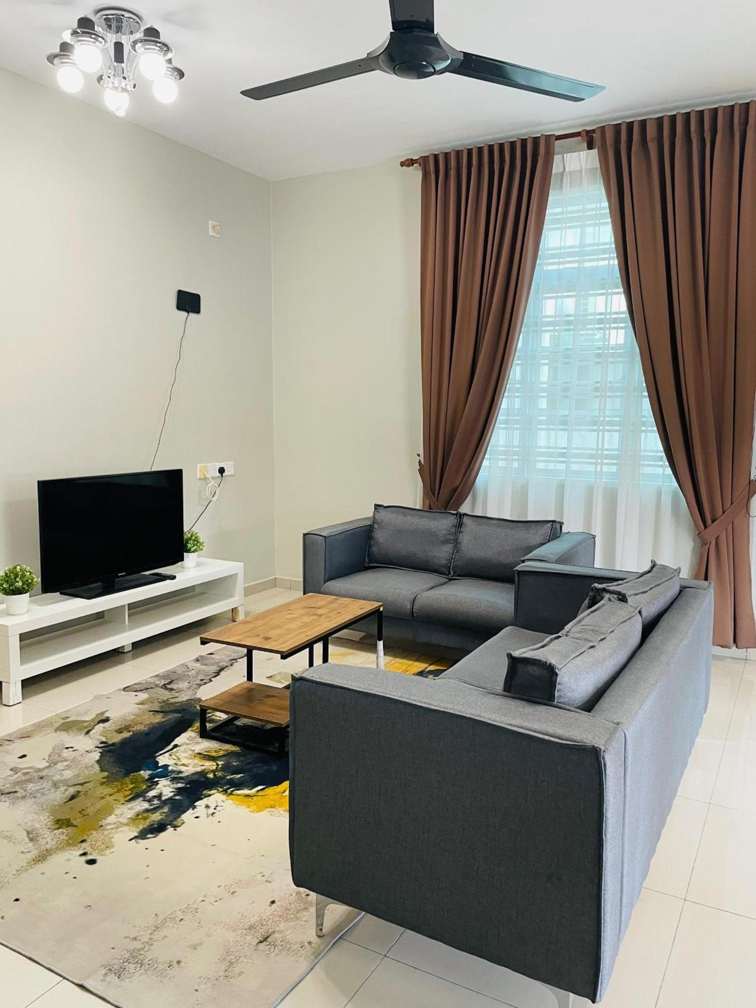 Nazirin Homestay No 27 Tmn Desa Manjung Lumut Eksteriør billede